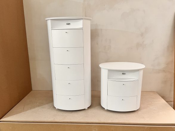 Lacado mesita y sinfonier