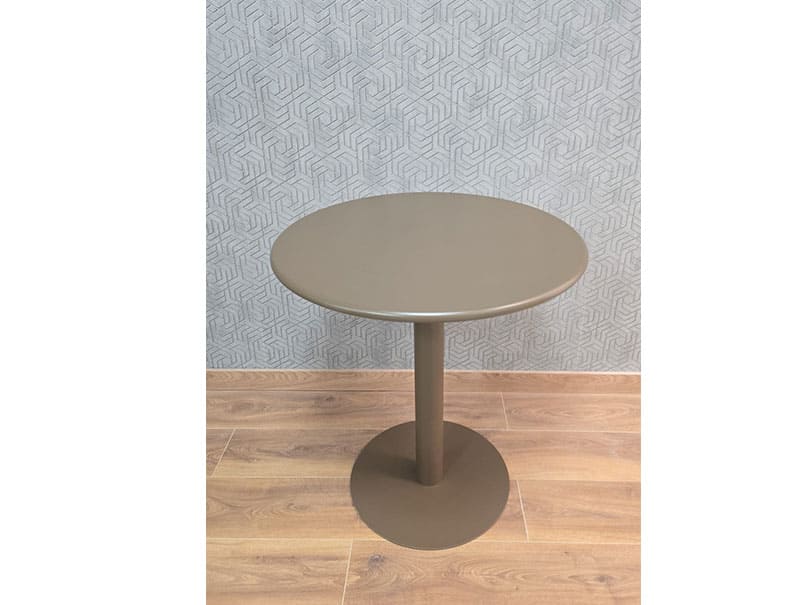 Lacado de mesas metálicas para hostelería