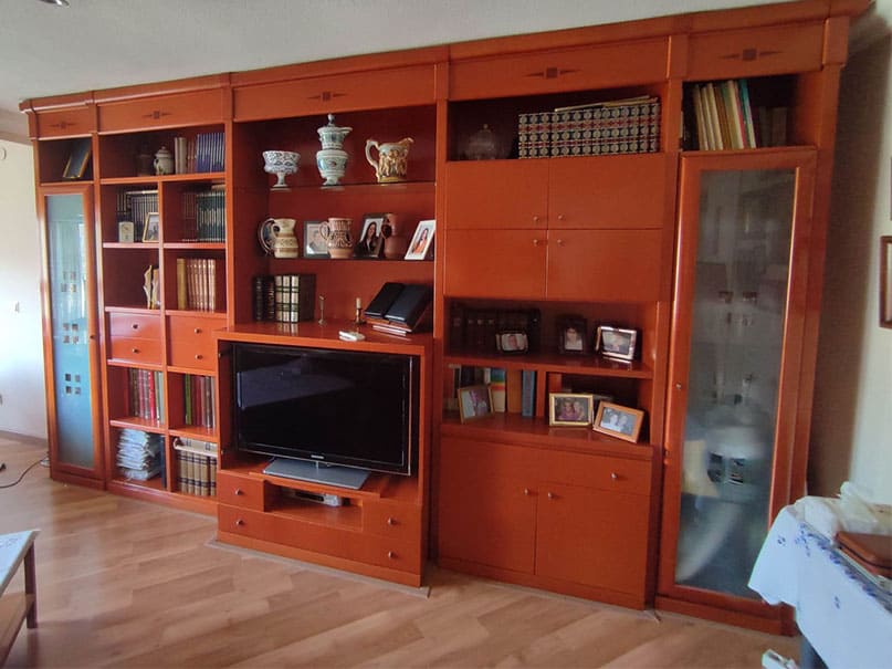 Transformación total de estantería | Del naranja clásico al gris elegante