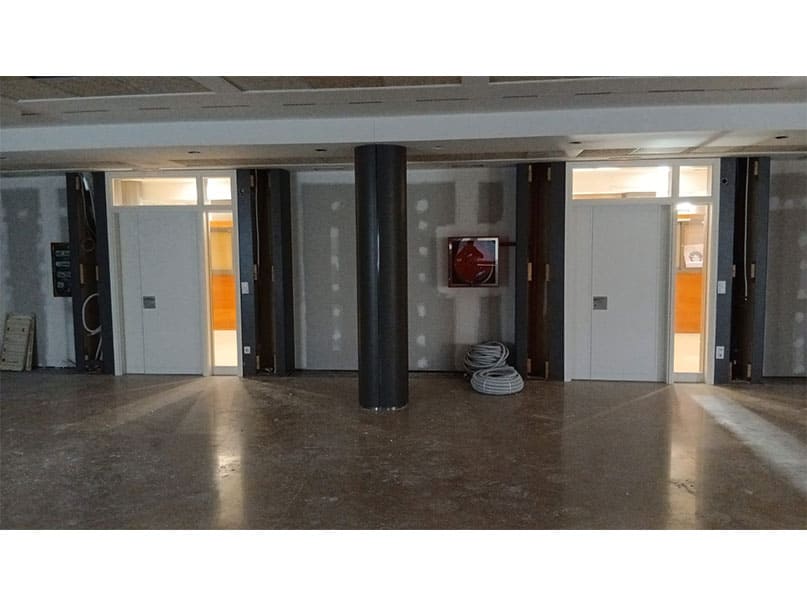 Renovación de puertas en la Universidad CEU Cardenal Herrera